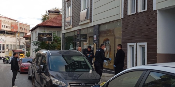 Evinde ölü bulundu