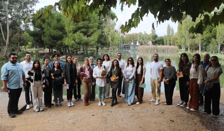 Yeşil bayraklı parkta çevre ve çocuk hakları eğitimi