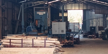 Kolunu makineye kaptıran işçi yaralandı