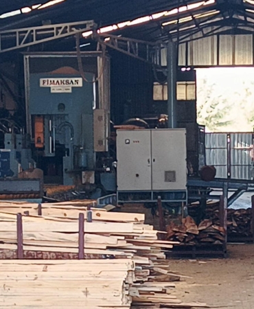 Kolunu makineye kaptıran işçi yaralandı