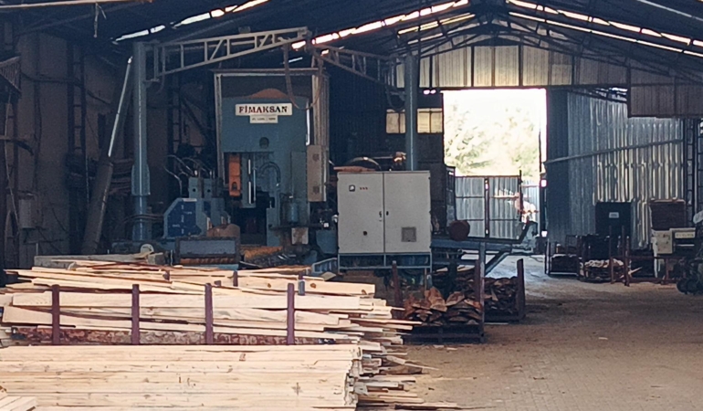 Kolunu makineye kaptıran işçi yaralandı