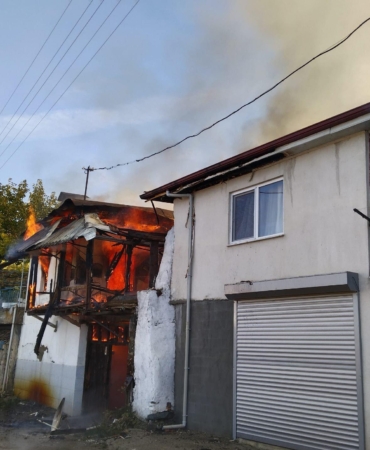 Evli çift, evdeki yangında öldü