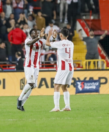 Hesap.com Antalyaspor – Beşiktaş: 1-3