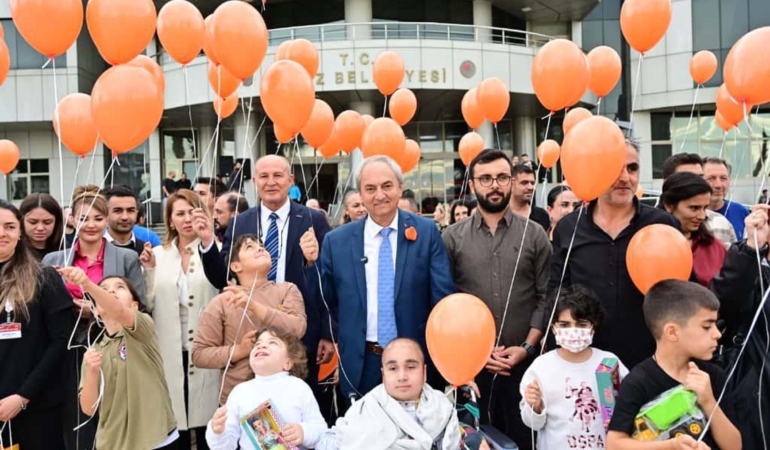 Kepez’de lösemiye karşı turuncu umutlar gökyüzüne yükseldi