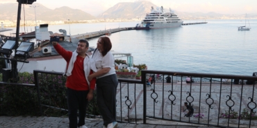 Fransız turistler, lüks yolcu gemisi ile Alanya’ya geldi