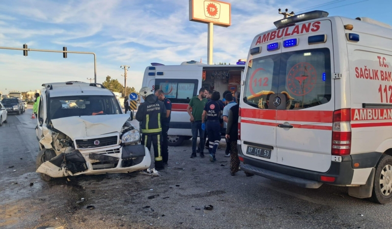 Serik’te kaza: 4 yaralı