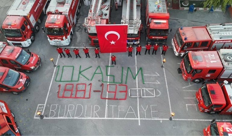 İtfaiyeciler Atatürk’ü andı