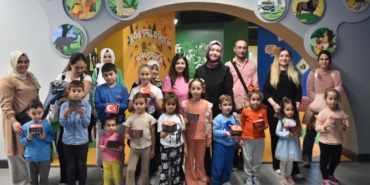 Kepez’in miniklerinden Atatürk’e sevgi dolu izler