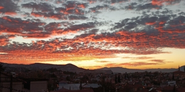 Gökyüzünde kızıl şölen