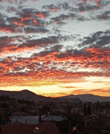 Gökyüzünde kızıl şölen