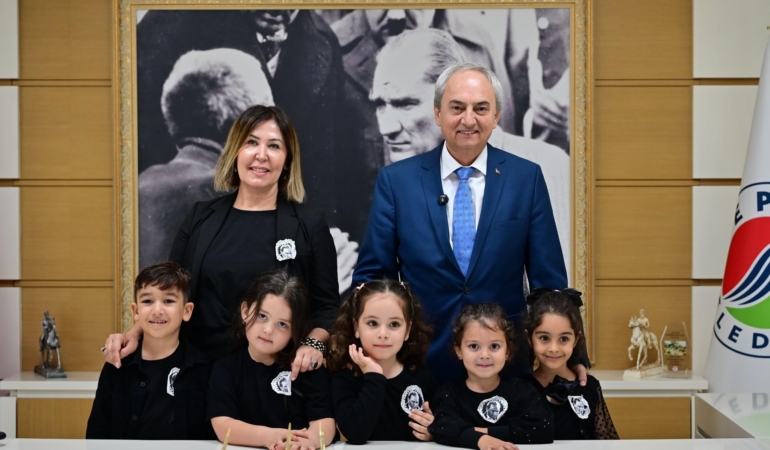 Minik öğrenciler sordu, Başkan Kocagöz Atatürk’ü anlattı