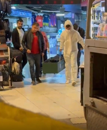 Kapı açılınca çürümüş ceset bulundu