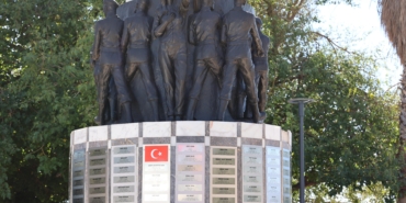 Büyükşehir Belediyesi’nden şehitlere saygı