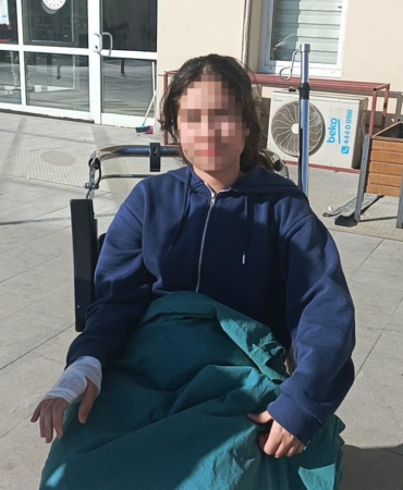 Sokak köpeklerinin saldırdığı çocuk yaralandı