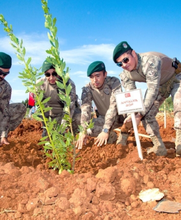 Şehitler için fidan dikim etkinliği