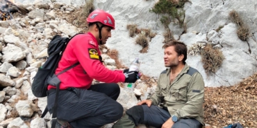 Likya Yolu’nda mahsur kaldı, 3 saatlik çalışmayla kurtarıldı