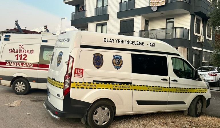 Antalya’da polis memuru, eşi ve 2 çocuğunu öldürdü