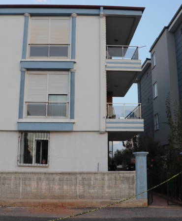 Antalya’da polis memuru, eşi ve 2 çocuğunu öldürdü (2)