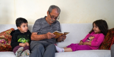 Evden tahliye kararı verilen dede ve 3 torununa yardım eli uzandı