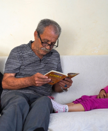 Evden tahliye kararı verilen dede ve 3 torununa yardım eli uzandı