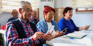 Akıllı telefon kullanımı eğitimine yoğun katılım