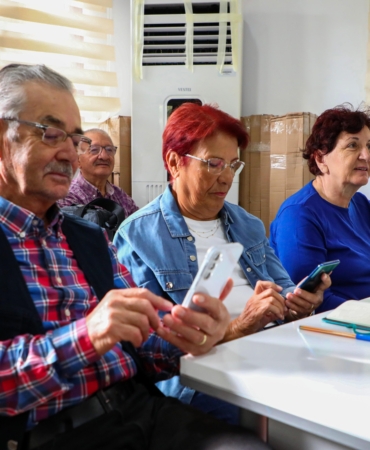 Akıllı telefon kullanımı eğitimine yoğun katılım