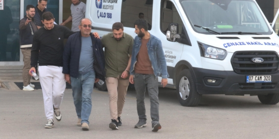 Antalya’da polis memurunun öldürdüğü eşi ve 2 çocuğunun cenazeleri alındı