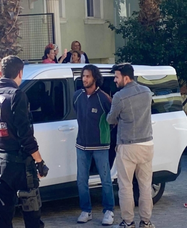 Öldürülen babasının cenazesini almaya geldikleri morg önünde gözyaşlarına boğuldu (2)