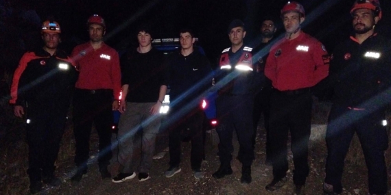 Antalya’da yürüyüşe çıktıkları dağda mahsur kalan gençleri AFAD kurtardı