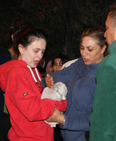 Yangında 2 kedi öldü, ev sahipleri sinir krizi geçirdi