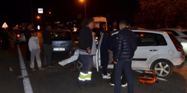 Zincirleme kazada 4 araç birbirine girdi