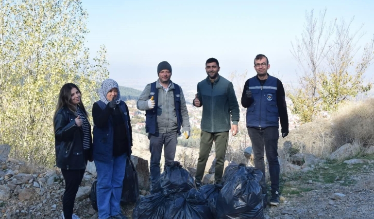 Baraj çevresini temizlediler