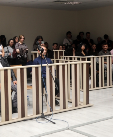 Hukuk öğrencilerinden gerçeğini aratmayan duruşma