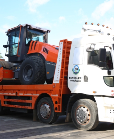 Serik Belediyesi’ne 4 yeni hizmet aracı