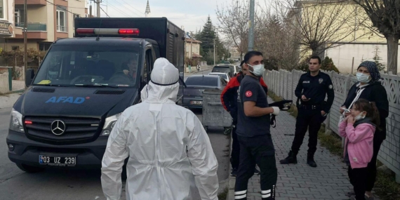 Anne ve 3 çocuğu zehirlenme şüphesiyle hastaneye kaldırıldı