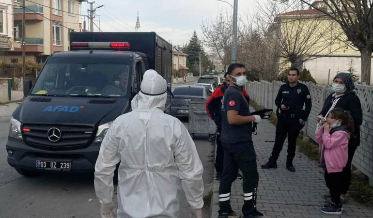 Anne ve 3 çocuğu zehirlenme şüphesiyle hastaneye kaldırıldı
