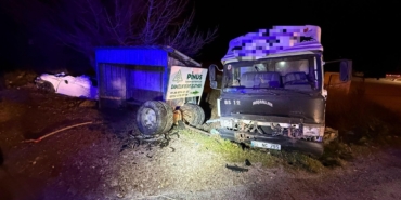 Otomobille kamyonet çarpıştı: 1 ölü, 1 yaralı