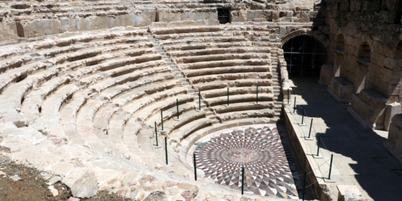 Medusa mozaiğinin üzeri kapatıldı