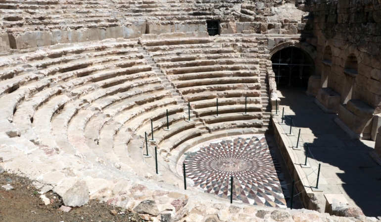 Medusa mozaiğinin üzeri kapatıldı