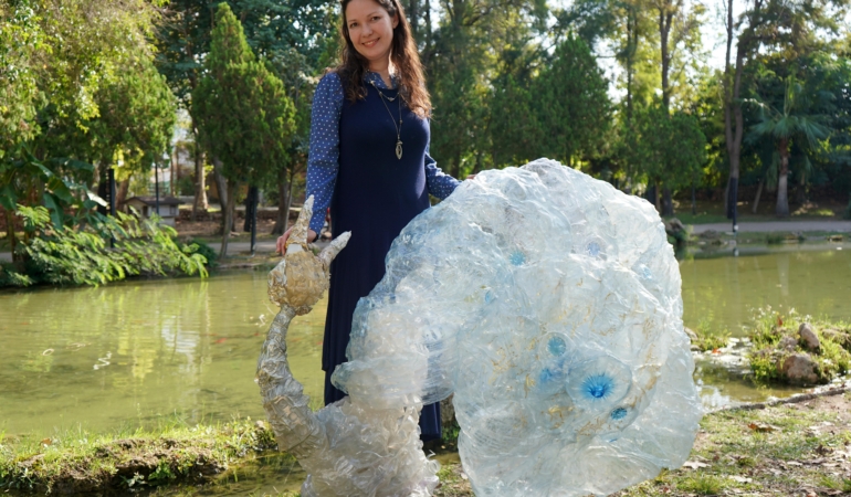 Atıkları güzelliğe dönüştürüyor