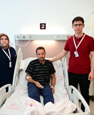 Antalya Şehir Hastanesi’nde pars plana vitrektomi ameliyatı başarıyla uygulandı