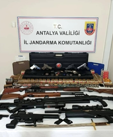 Jandarmanın baskın yaptığı evden cephanelik çıktı