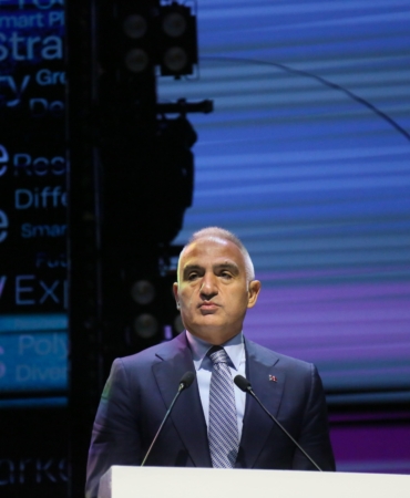 Bakan Ersoy’dan turizmde nisan-mayıs uyarısı