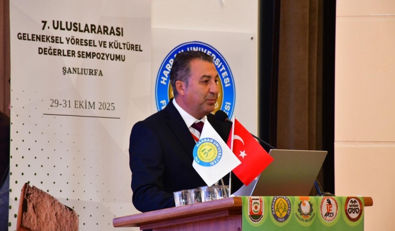 Prof. Dr. Eroğlu’na Türk Kültür ve Sanatına Katkı Ödülü