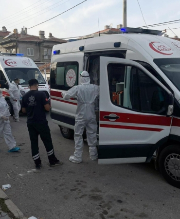 Zehirlenme şüphesiyle hastaneye kaldırılan anne ve 3 çocuğu taburcu edildi