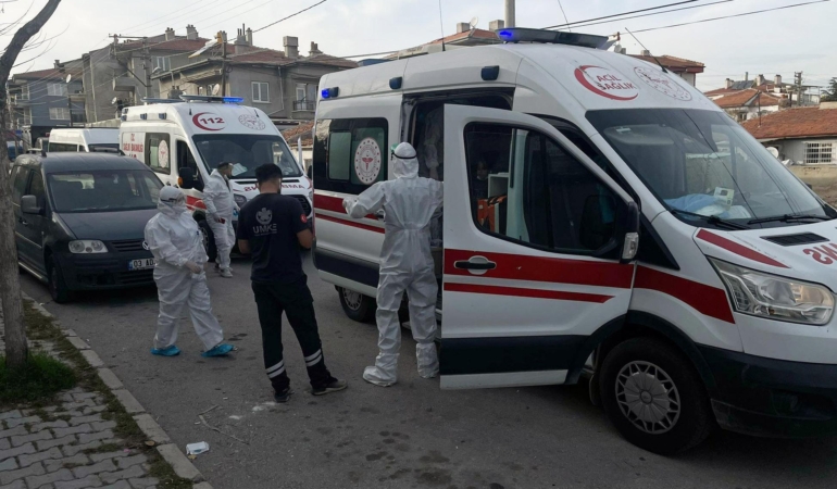 Zehirlenme şüphesiyle hastaneye kaldırılan anne ve 3 çocuğu taburcu edildi