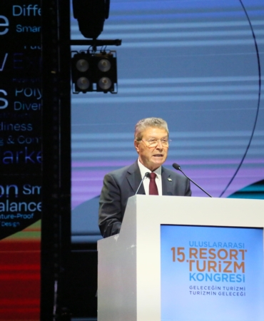 KKTC Başbakanı Üstel: Güneye gelen turistlerin kuzeye geçişinin engellenmesi turizm etiğine aykırıdır