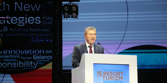 KKTC Başbakanı Üstel: Güneye gelen turistlerin kuzeye geçişinin engellenmesi turizm etiğine aykırıdır