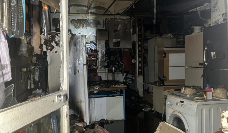 Tamirhanede yangın hasara neden oldu