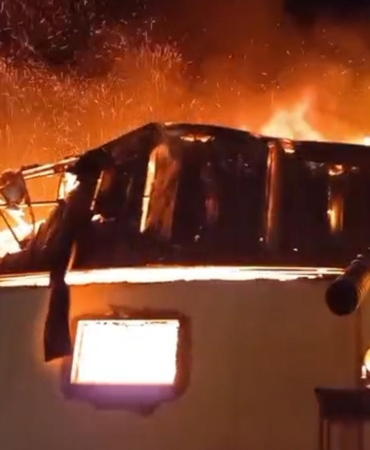 Kereste fabrikasındaki yangın söndürüldü